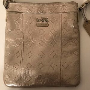 👛 COACH 👛 shimmering quilted crossbody bag